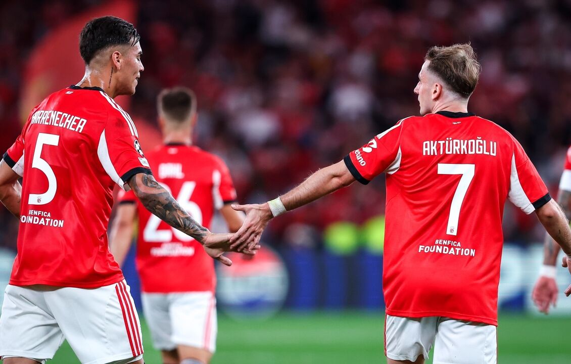 Jogadores do Benfica celebram época de qualidade