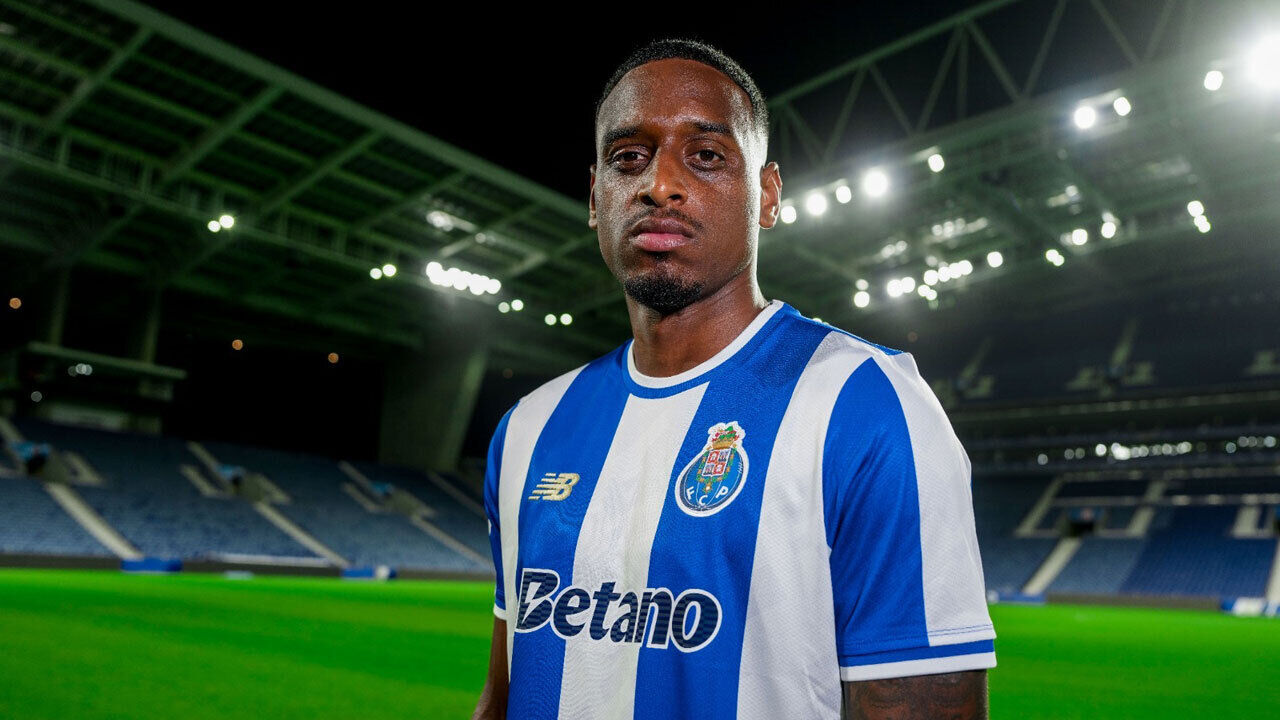 Pablo Rosario elogia Farioli e destaca a sua experiência no FC Porto