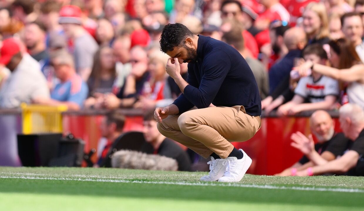 Amorim demonstra exaustão mental após análise de especialista em linguagem corporal