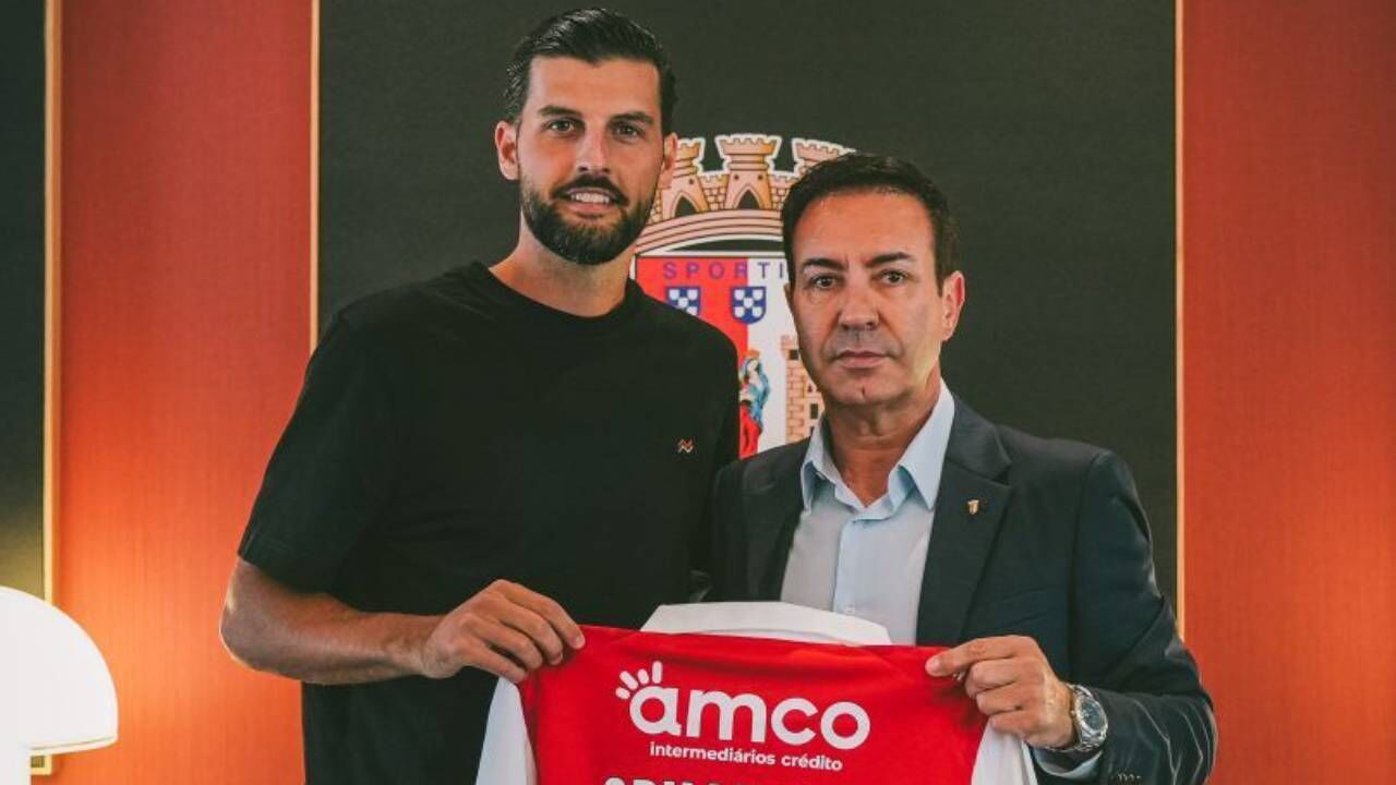 Florian Grillitsch com António Salvador, presidente do Sp. Braga