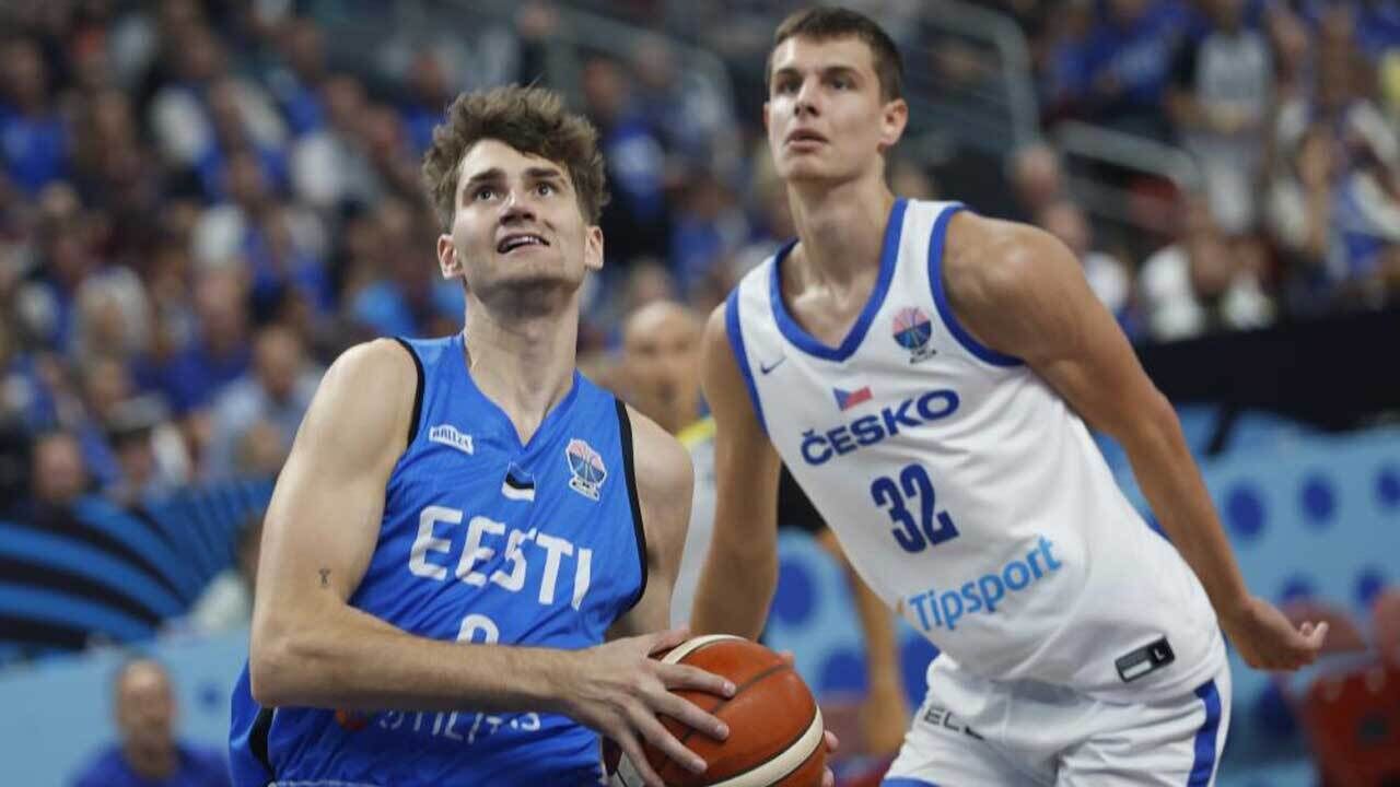 Basquetebolistas da Estónia e República Checa no EuroBasket 2025, em Riga