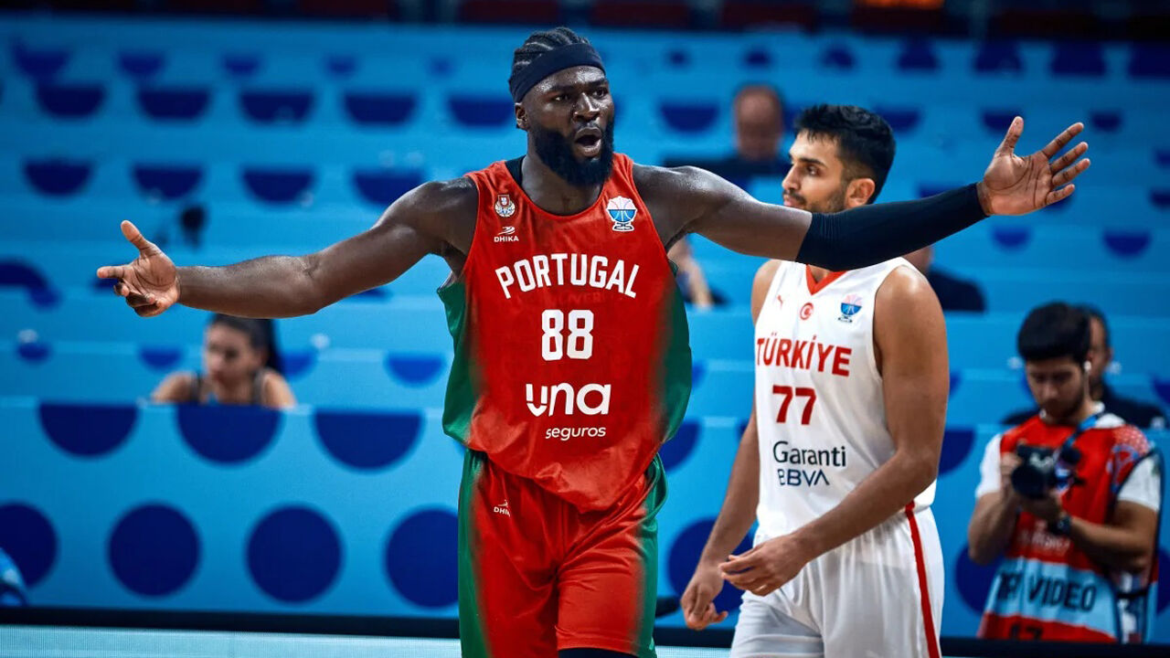 Neemias Queta foi o jogador mais esclarecido da Seleção frente à Turquia