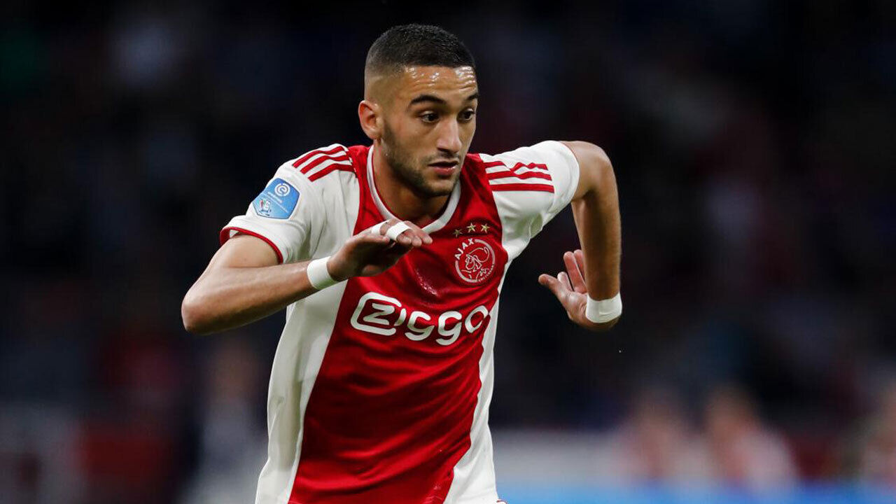 Ziyech, jogador de futebol, fora dos planos do Benfica e cobiçado pelo Elche