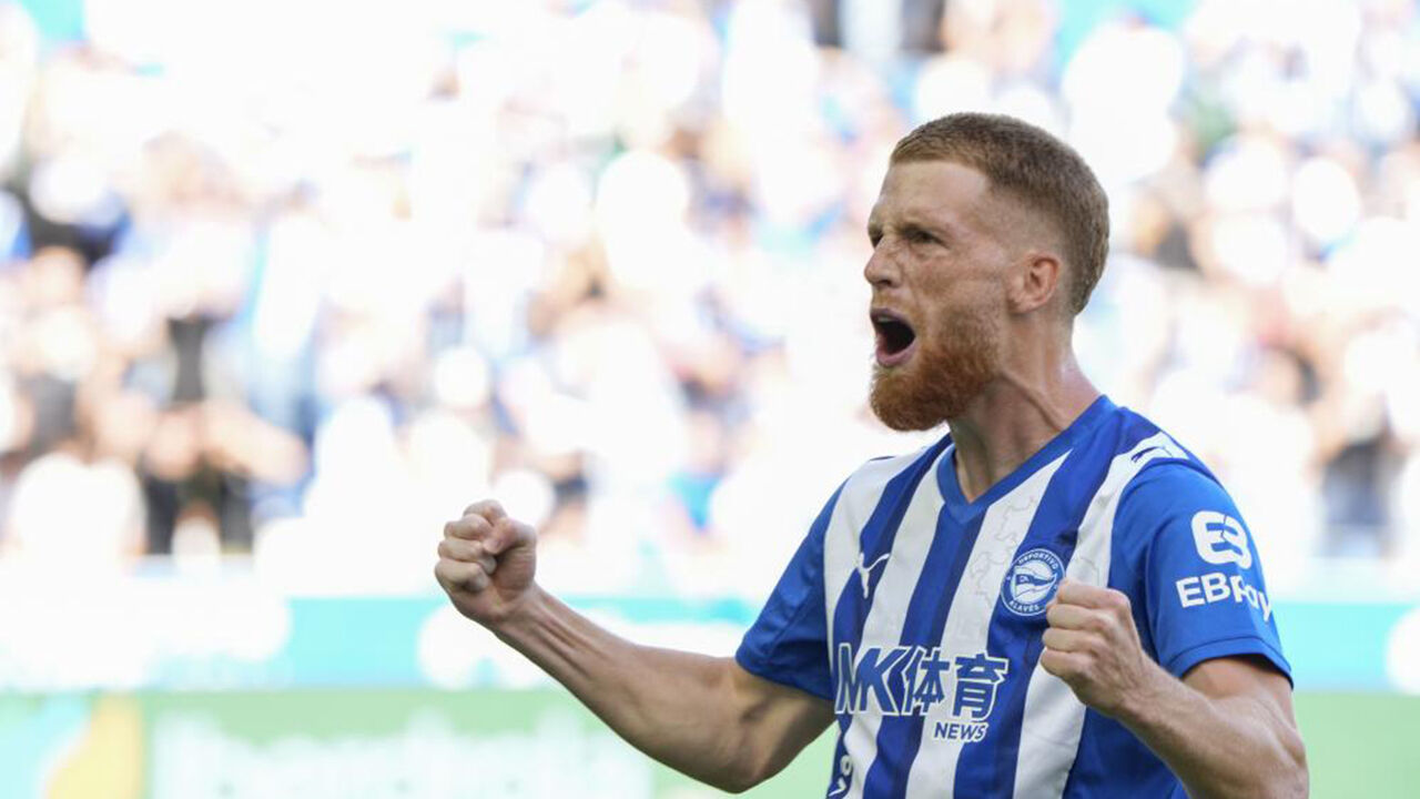 Carlos Vicente, do Alavés, é alternativa para o Benfica após impasse por Carlos Álvarez