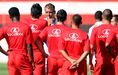 Jorge Costa orienta equipa de futebol em treino
