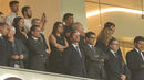 Filhos de Jorge Costa na tribuna presidencial do Estádio do Dragão