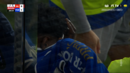 Samu chora no banco após lesão no jogo Gil Vicente - Porto