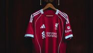 Nova camisola principal do Liverpool
