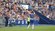 Luuk de Jong saúda adeptos na apresentação pelo FC Porto