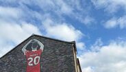 Mural em homenagem a Diogo Jota perto de Anfield