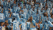 Adeptos homenageiam Jorge Costa no Estádio do Dragão