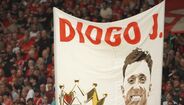Emocionante: as sentidas homenagens a Diogo Jota e André Silva em Anfield