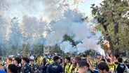 Ambiente de 'fair play' em Istambul: adeptos de Benfica e Fenerbahçe animam-se antes do jogo