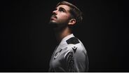 Tony Strata na primeira época pelos vitorianos