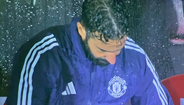 Técnico do Manchester United 'coleciona' cartas Pokémon