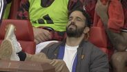 Mais memes a caminho? Ruben Amorim assistiu ao penálti de Bruno Fernandes... de pernas ao alto