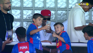 Vinícius Júnior assiste ao Alverca-Benfica