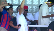 Vinícius Júnior assiste ao Alverca-Benfica