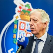 <![CDATA[ Presidente da Mesa da Assembleia Geral do FC Porto admite retirada da camisola 2 em homenagem a Jorge Costa ]]>