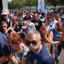 <![CDATA[ Adeptos de várias gerações homenageiam Jorge Costa: «Estava a conduzir quando soube a notícia e tive de parar...» ]]>