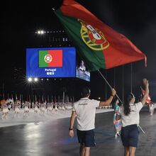 <![CDATA[ Portugal desfilou na cerimónia de abertura nos Jogos Mundiais de Chendgu ]]>