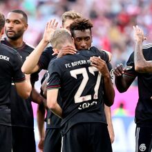 <![CDATA[ Bayern arrasa Tottenham (4-0) na estreia de João Palhinha ]]>