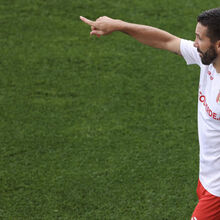 <![CDATA[ João Moutinho coloca travão na euforia: «Ganhámos um jogo, não passámos a eliminatória» ]]>