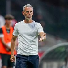 <![CDATA[ «Guardiola ficou mesmo feliz e deu-me um abraço»: o impacto de Carlos Vicens nos 5-0 do Man. City ao Sporting ]]>