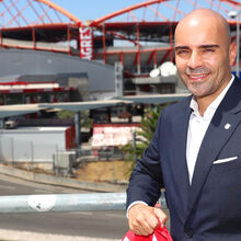<![CDATA[ João Diogo Manteigas diz que Benfica perdeu "identidade" e é um "entreposto de jogadores" ]]>
