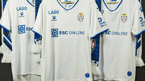 Equipamento alternativo do Feirense tem o nome de todos os sócios