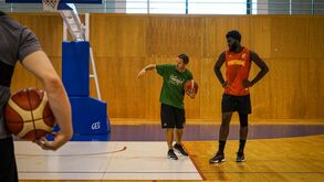 Neemias Queta junta-se à seleção portuguesa de basquetebol para o Eurobasket'2025, no Luso