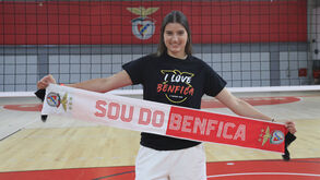 Veronika Djokic renova com o Benfica