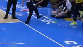 Insólito na WNBA: brinquedos sexuais atirados para o campo