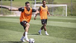 Ivanovic na lista de convocados do Benfica para o jogo do Nice 