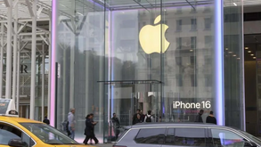 Tarifas de Trump podem custar até 1,1 mil milhões à Apple no quarto trimestre