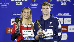 Mundiais: McIntosh e Marchand fecham evento com chave de ouro