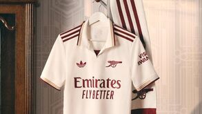 Arsenal mostra terceira camisola para a temporada 2025/26