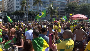 Manifestantes exigem amnistia para Jair Bolsonaro no Rio de Janeiro