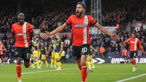 Andros Townsend vai jogar na Tailândia 