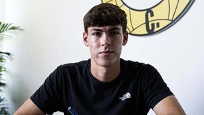 Martim Pereira assinou contrato profissional com o Alverca