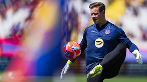 Pazes feitas: Ter Stegen assina documento e Barcelona devolve-lhe a braçadeira de capitão