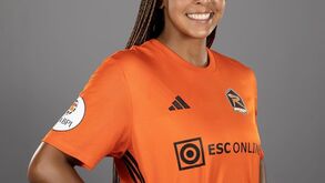 Sporting reforça-se com duas centrais americanas