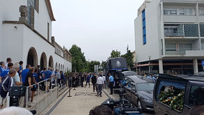 A chegada do plantel do FC Porto ao funeral de Jorge Costa