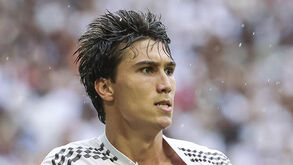 Gonzalo García renova até 2030 e integra equipa principal do Real Madrid