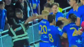 Championship arrancou com tudo: confusão no Birmingham-Ipswich até teve um adepto no chão