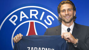 Paris Saint-Germain contrata Illia Zabarnyi ao Bournemouth: «Cheguei ao melhor clube do mundo»