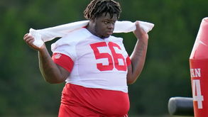 Buccaneers contratam jogador mais pesado da história da NFL e impede-o de jogar por ter mais de 200 quilos