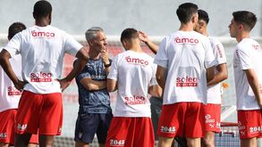 Carlos Vicens tenta levar a equipa à próxima fase