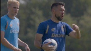 «Acelera o ritmo!»: Farioli muito interventivo no treino do FC Porto