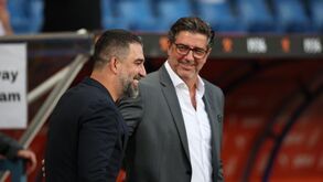 Arda Turan e Rui Vitória, treinadores de Shakhtar e Panathinaikos